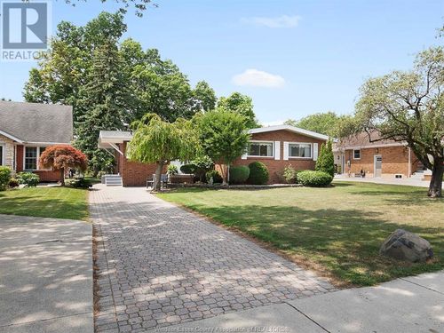 841 Lacasse Blvd, Tecumseh, ON, N8N2C3 | Card Image