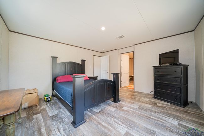 13975 State Highway 43 E, House other with 4 bedrooms, 2 bathrooms and null parking in Tatum TX | Image 13