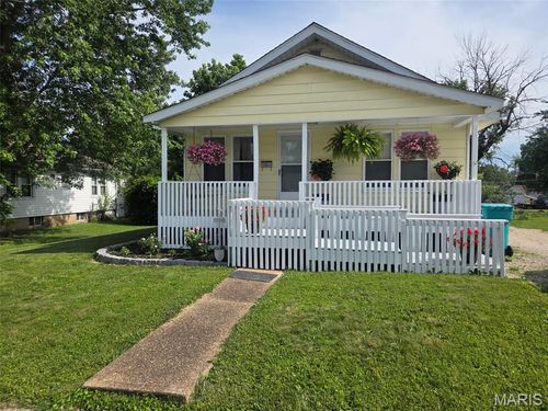 320 Pine St, Sullivan, MO, 63080-1638 | Card Image