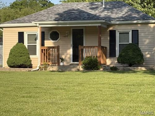 1495 Veterans Dr, De Soto, MO, 63020-2817 | Card Image