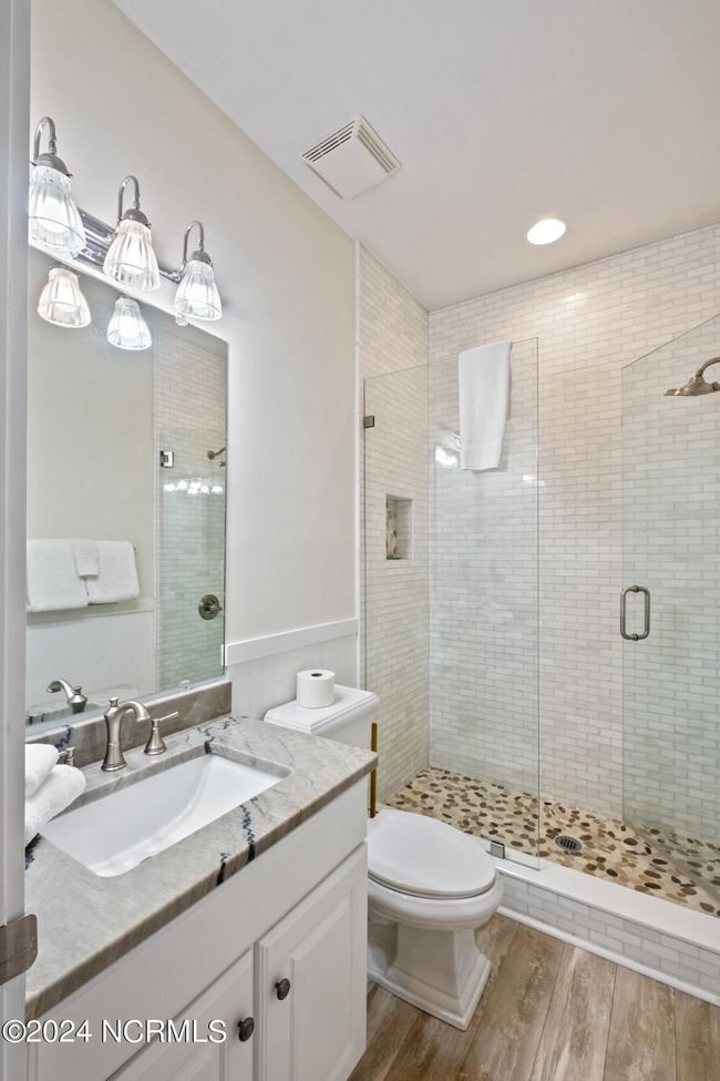 TWIN BATH WITH TILE SHOWER | Image 29