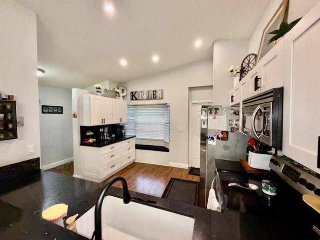8421 Sw 41 St Ct, House other with 3 bedrooms, 2 bathrooms and null parking in Davie FL | Image 13