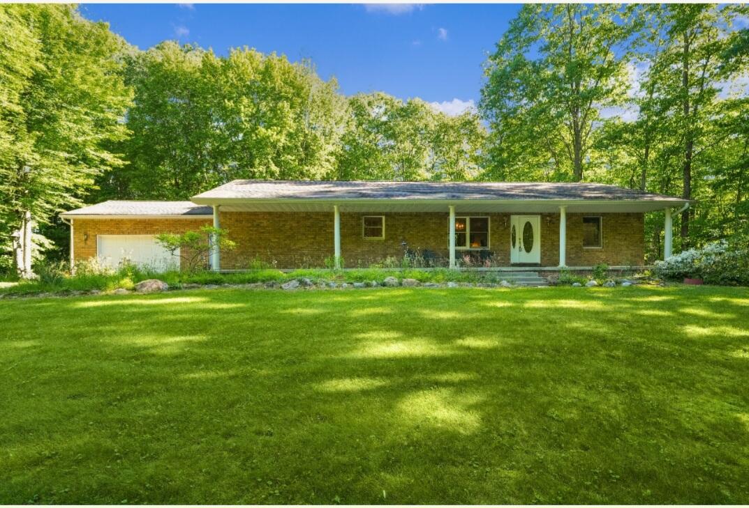 Dickinson Ave, Hesperia, MI 49421