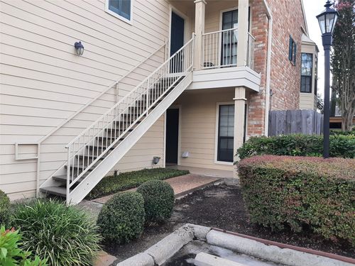 a-767 Bering Dr, Houston, TX, 77057-2103 | Card Image