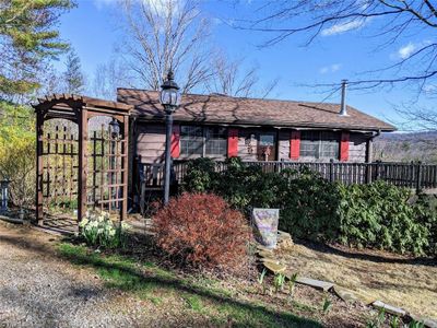 206 Overland Trail, House other with 2 bedrooms, 2 bathrooms and null parking in Hays NC | Image 3