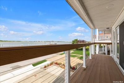 Front Deck | Image 3