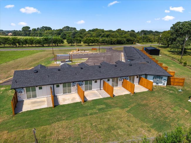 APT-3 - 900 S Tool Dr, Condo with 1 bedrooms, 1 bathrooms and null parking in Tool TX | Image 4