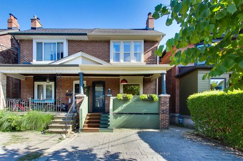 19 Barrie Ave, York, ON, M6C1E1 | Card Image