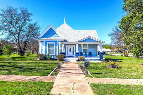 902 W 12th St, Cisco, TX, 76437-3762 | Card Image