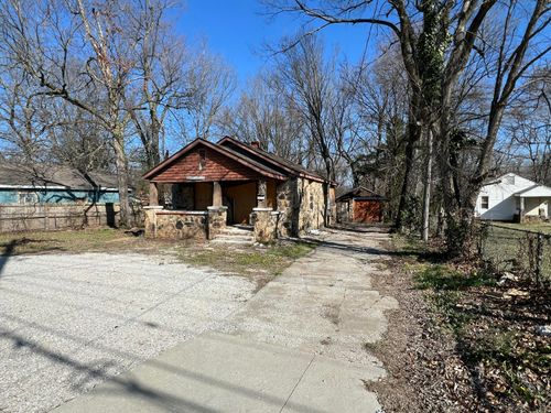 2545 E Cherry St, Springfield, MO, 65802-2825 | Card Image