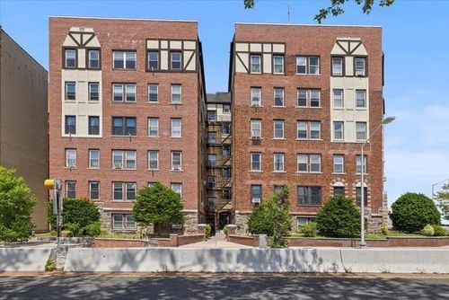 apt-36-7435 Boulevard, North Bergen, NJ, 07047-6911 | Card Image