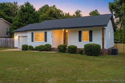 1409 Blairwood Dr, Fayetteville, NC, 28304-2915 | Card Image