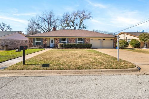 1905 Cimarron Trl, Hurst, TX, 76054-3119 | Card Image