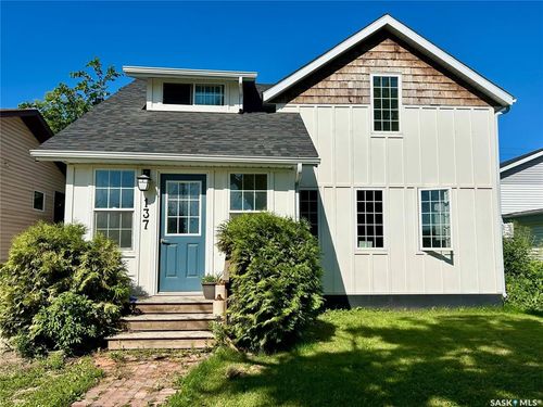 137 1 St W, Carrot River, SK, S0E0L0 | Card Image