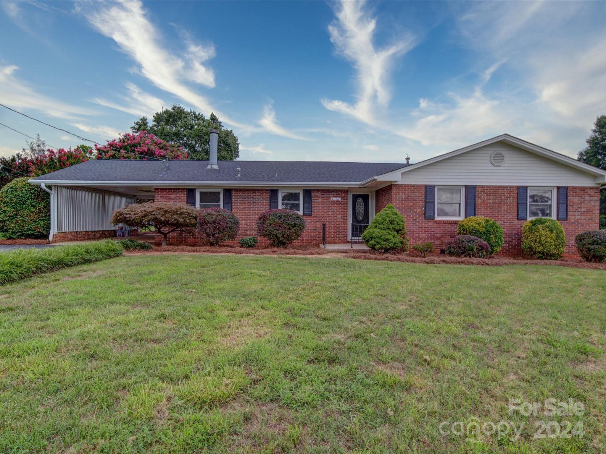 Allison St, Hickory, NC 28601