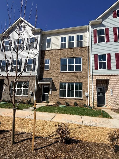 10165 Queens Way, MANASSAS, VA, 20110-2831 | Card Image