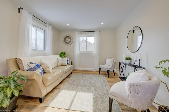 1264 King St N, House other with 5 bedrooms, 2 bathrooms and 5 parking in Saint Jacobs ON | Image 16