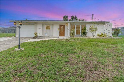 804 Bougainvillea Rd E, Lehigh Acres, FL, 33936-6402 | Card Image