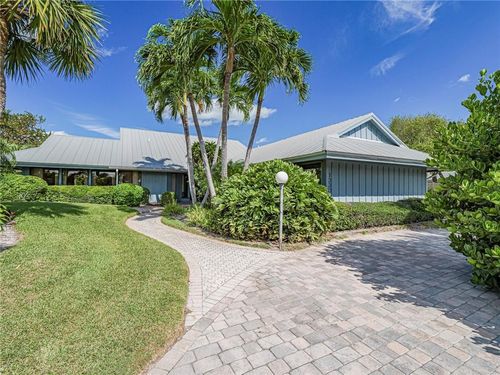1330 Shorewinds Ln, Vero Beach, FL, 32963-2541 | Card Image
