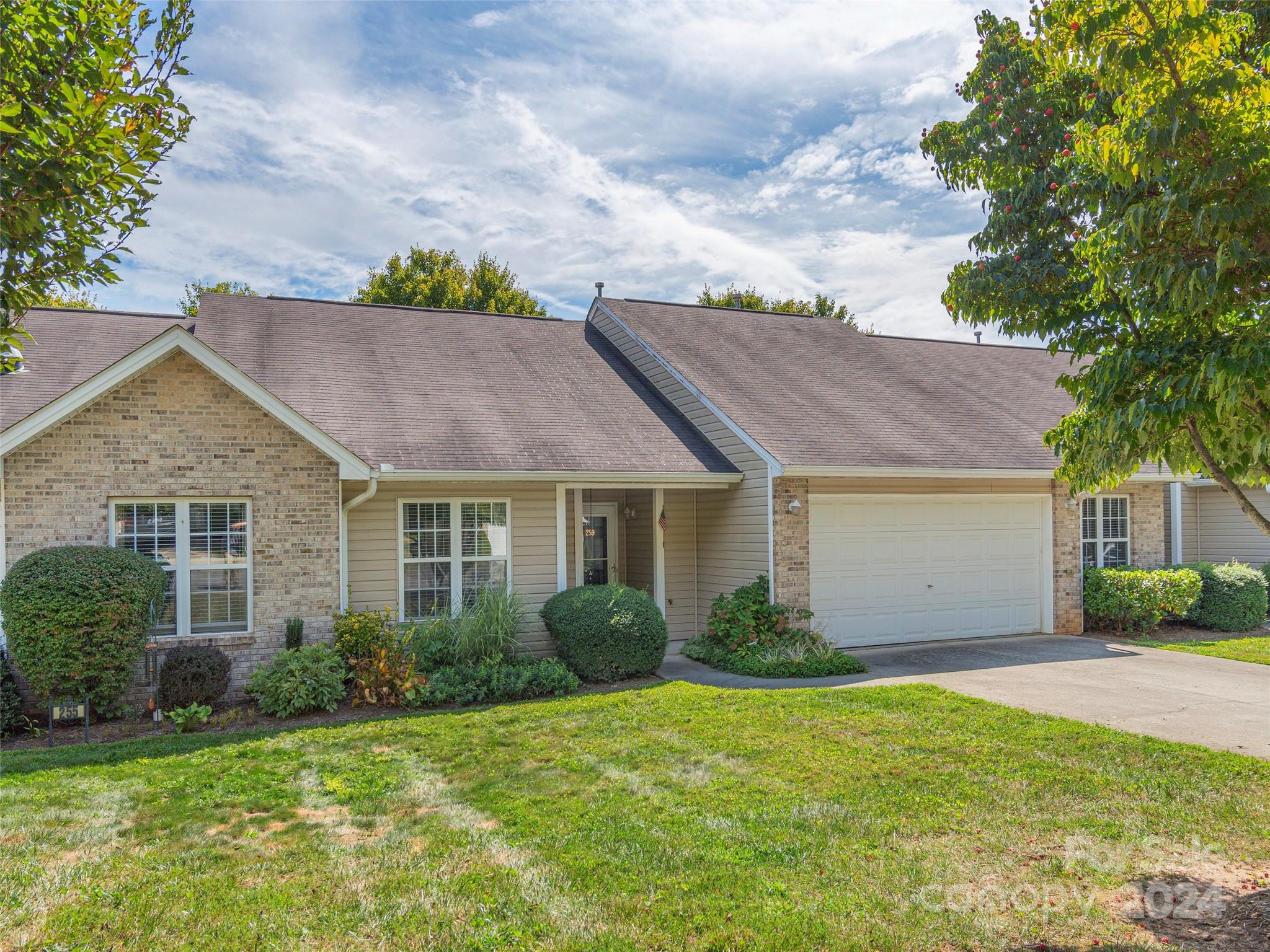 Farington Cir, Fletcher, NC 28732