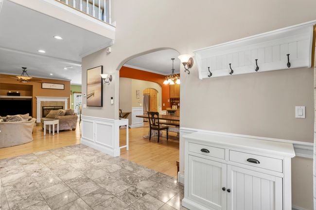 first floor entry way | Image 17