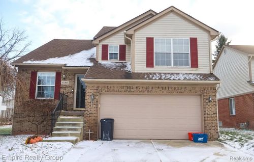 37305 Blake Dr, Livonia, MI, 48150-5440 | Card Image