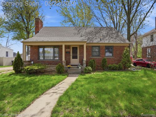 18048 Elizabeth St, Roseville, MI, 48066-2565 | Card Image