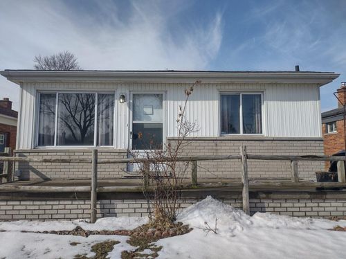 5136 Cornell St, Dearborn Heights, MI, 48125-2114 | Card Image