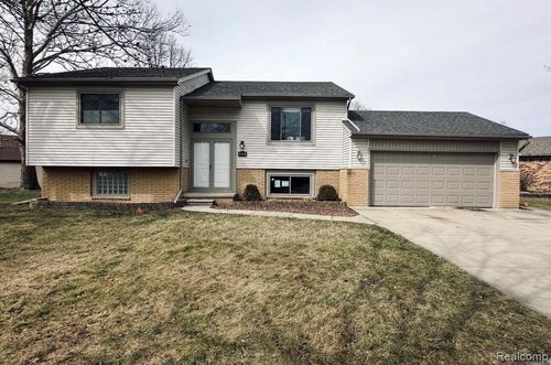 24500 Cornell Ave, Brownstown Twp, MI, 48183-3085 | Card Image