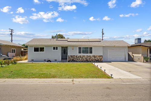1525 S Spruce St, Tulare, CA, 93274-6648 | Card Image