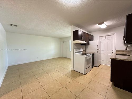 apt-223-2900 Ne 17th Ave, POMPANO BEACH, FL, 33064-6865 | Card Image