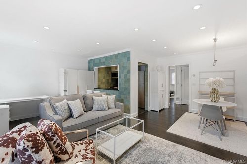 apt-8-26 Layton Ave, Southampton, NY, 11968-5152 | Card Image