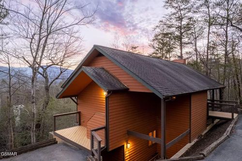 1021 Fox Tail Trl, Gatlinburg, TN, 37738-6390 | Card Image