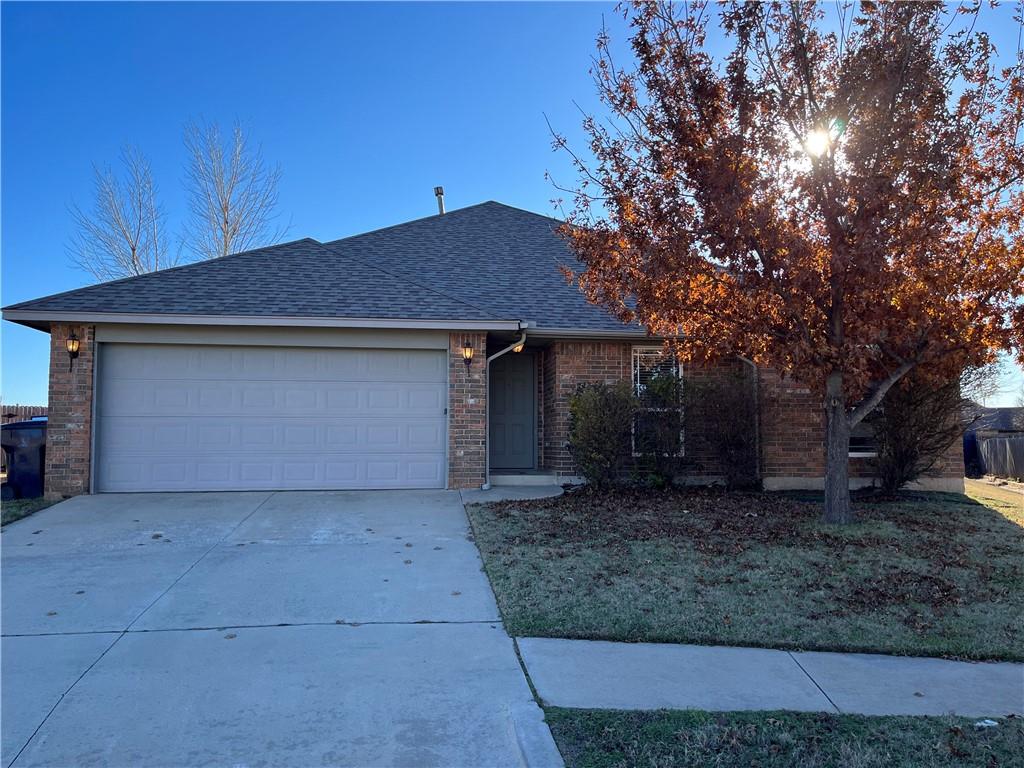 Dana Dr, Yukon, OK 73099