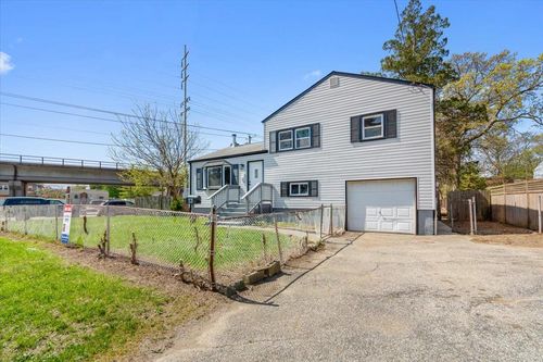 13 N Fulton Ave, Lindenhurst, NY, 11757-4150 | Card Image