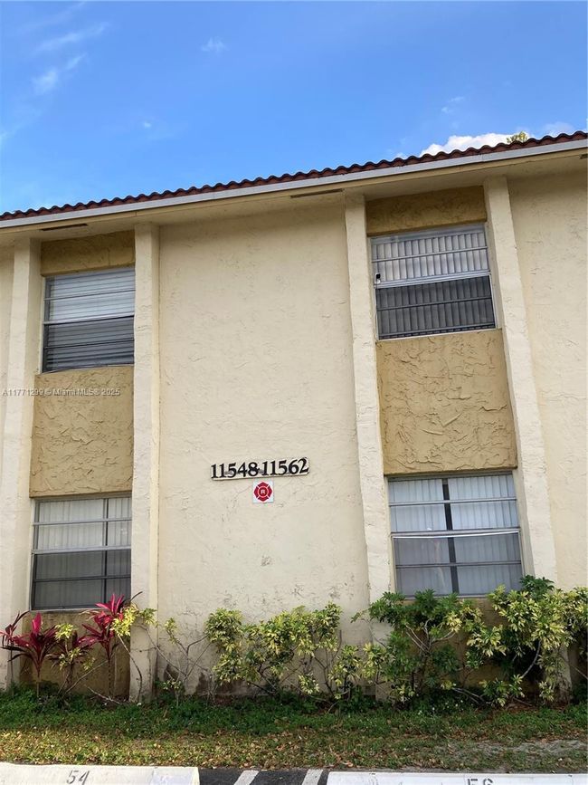 11562 - 11562 Royal Palm Blvd, Condo with 2 bedrooms, 2 bathrooms and null parking in Coral Springs FL | Image 13