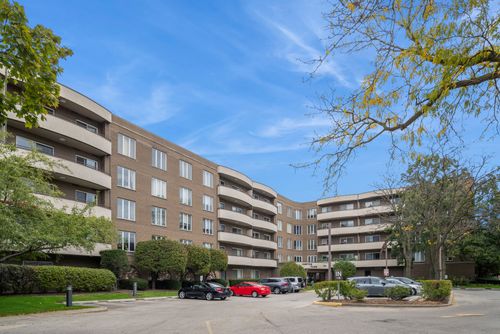 apt-301-7201 N Lincoln Ave, Lincolnwood, IL, 60712-1822 | Card Image