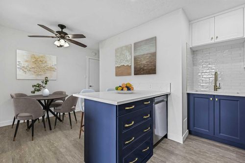 17-11240 6 Street Sw, Calgary, AB, T2W1Z5 | Card Image