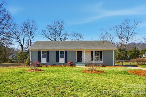 311 Red Roan Pl, Charlotte, NC, 28215-1517 | Card Image