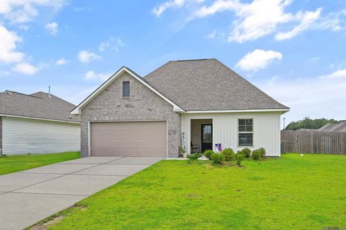 23395 Cinder Dr, Denham Springs, LA, 70726-2334 | Card Image
