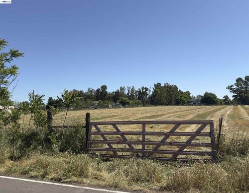 11880 E Ada Ave, Stockton, CA, 95215 | Card Image