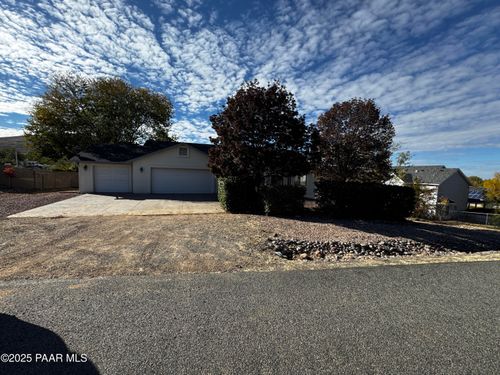 3750 N Meadowlark Dr, Prescott Valley, AZ, 86314-2477 | Card Image