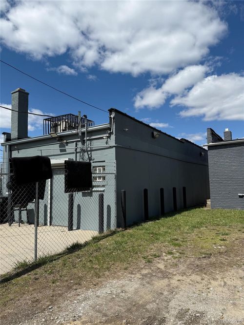 10133 W Mcnichols Rd, Detroit, MI, 48221-2454 | Card Image