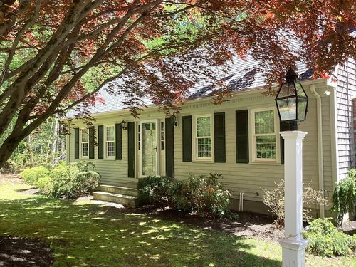 18 Bennett Rd, Rochester, MA, 02770-1832 | Card Image