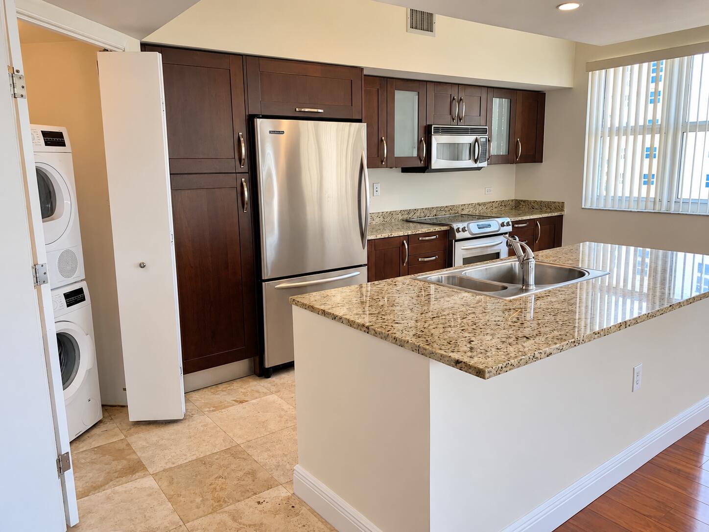 Residential Lease in Aventura 3