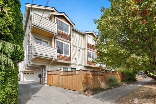 350 B Nw 76th St, Seattle, WA, 98117 | Card Image