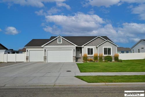 3903 N Livingston Ave, Idaho Falls, ID, 83401-1482 | Card Image