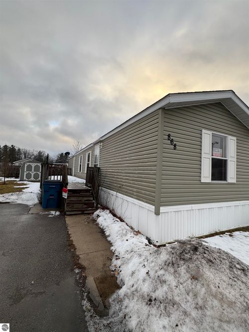 868 Shady Lane, Traverse City, MI, 49686 | Card Image