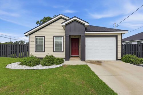 2034 W Jefferson St, Quincy, FL, 32351-1921 | Card Image