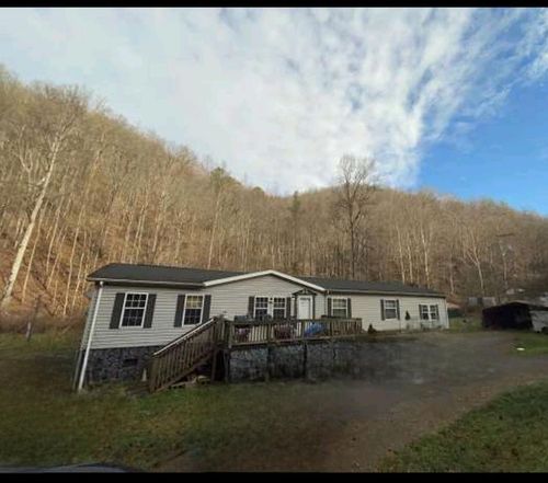 443 Kelly Fork Rd, Hazard, KY, 41701-7672 | Card Image